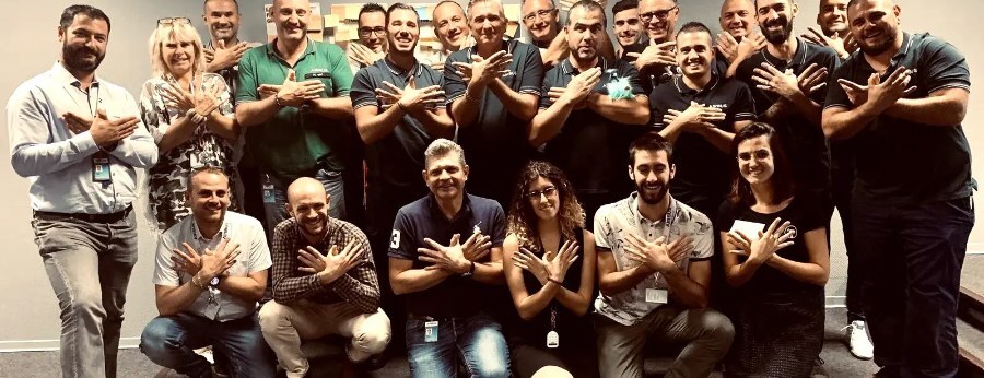 Une équipe réunie lors de son Positive Team Challenge